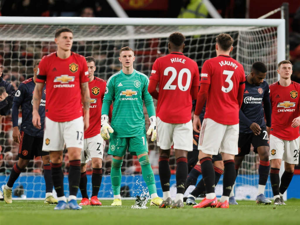 奥纳纳惊天失误成曼联最差门将？阿莫林力挺引争议